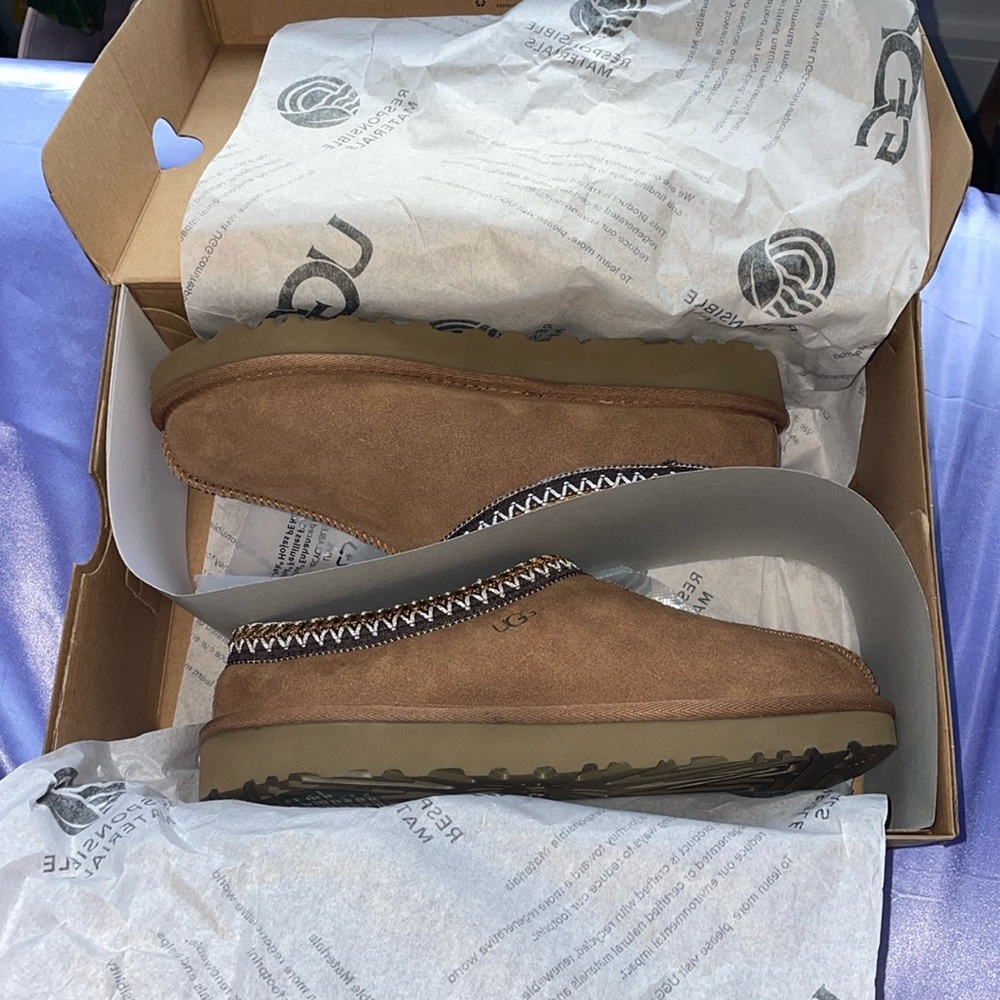 Ugg Tasman Slippers in Chestnut